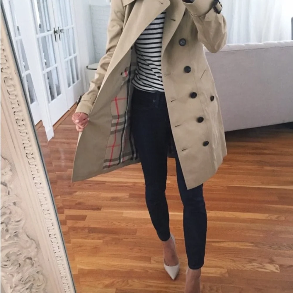 Burberry Beige Double-Breasted Trench Coat with Belt - Picture 5 of 11